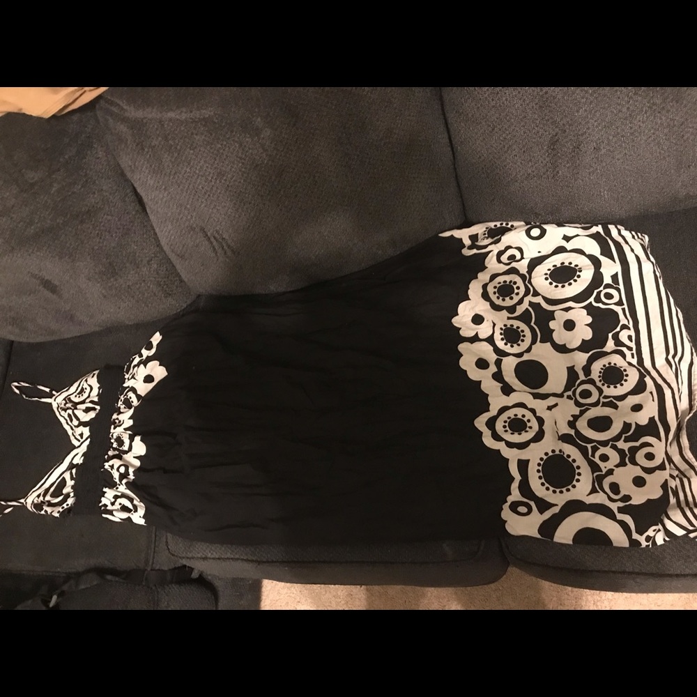 Rhapsody back and white dress